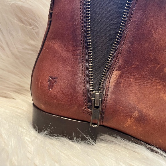 Frye Carly Chelsea Boot in Cognac Size 8 B - Picture 5 of 7